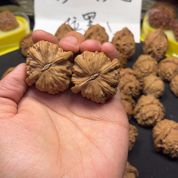 每***点把件文玩核桃文玩核桃