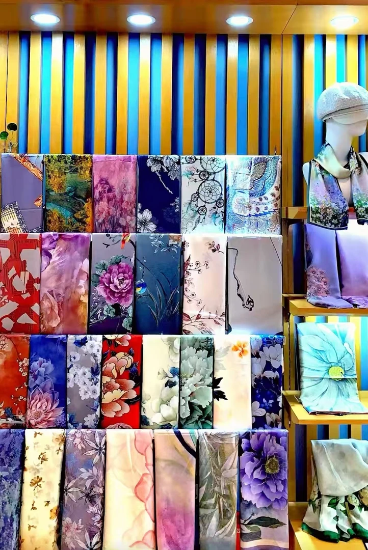 【随机一条精美小丝巾】70*70新款潮流女士复古围巾丝巾百搭大方