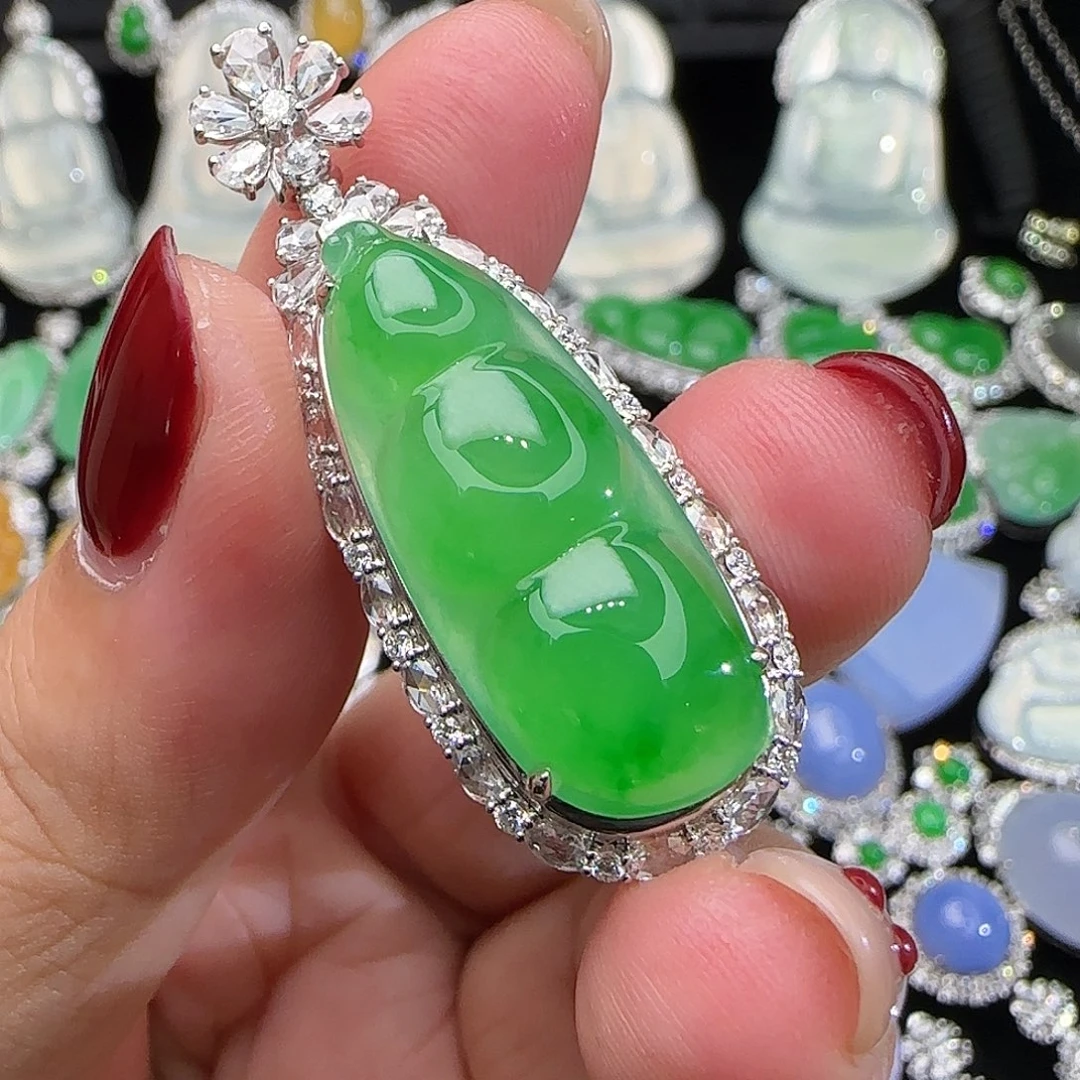 翡翠18K金镶嵌颈饰天然翡翠