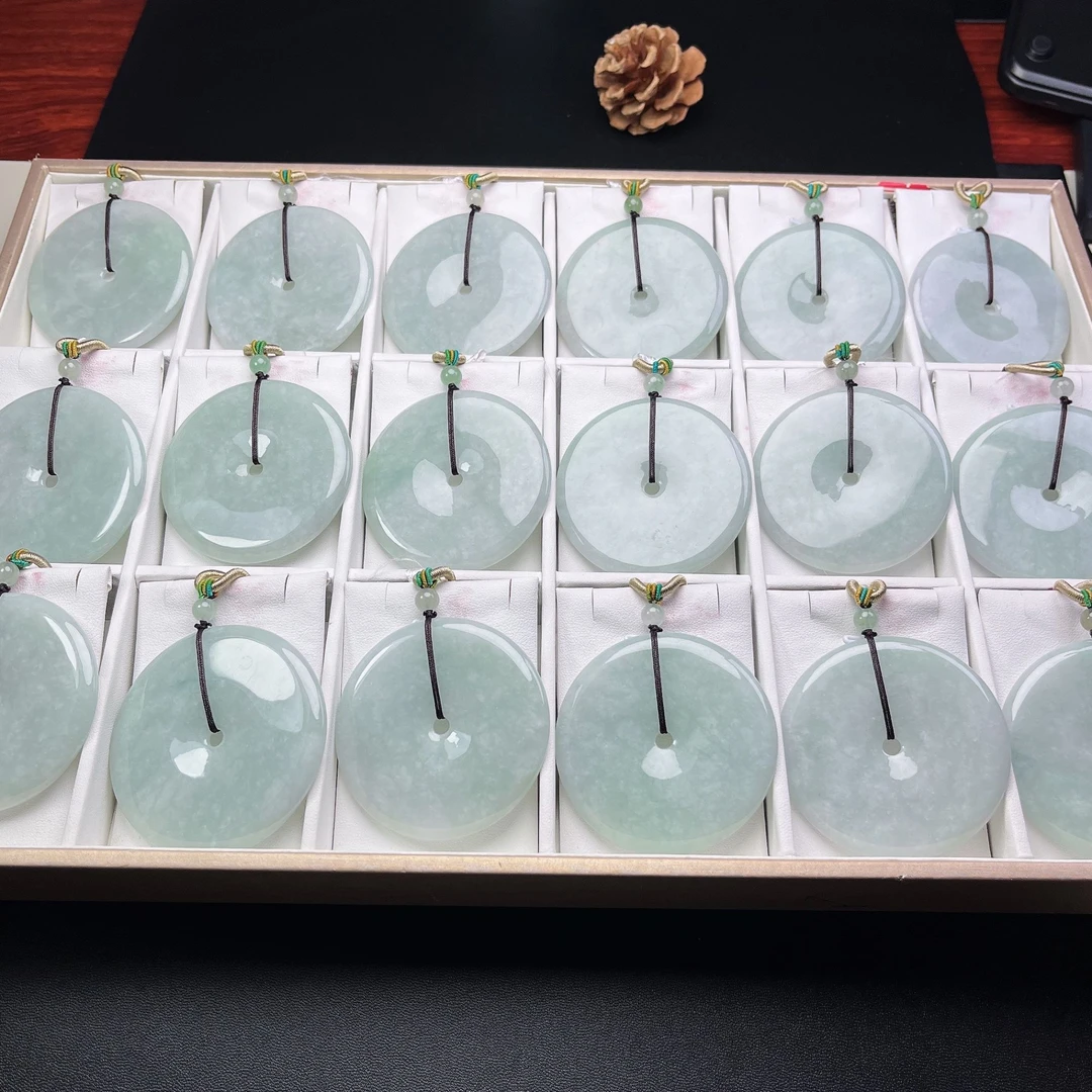 天然缅甸A货翡翠50+大平安扣多样性发一D1139