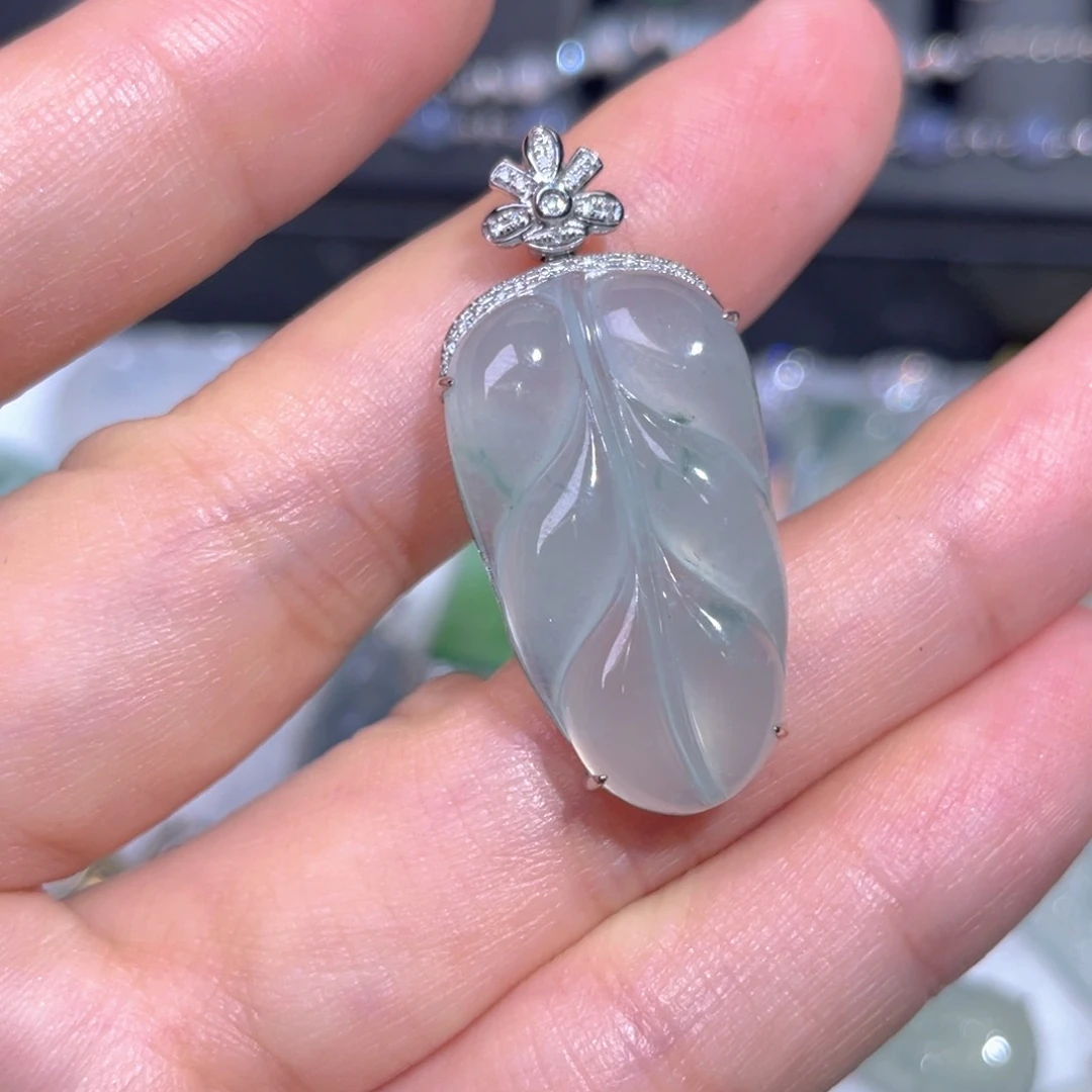 颈饰18K金镶嵌翡翠翡翠