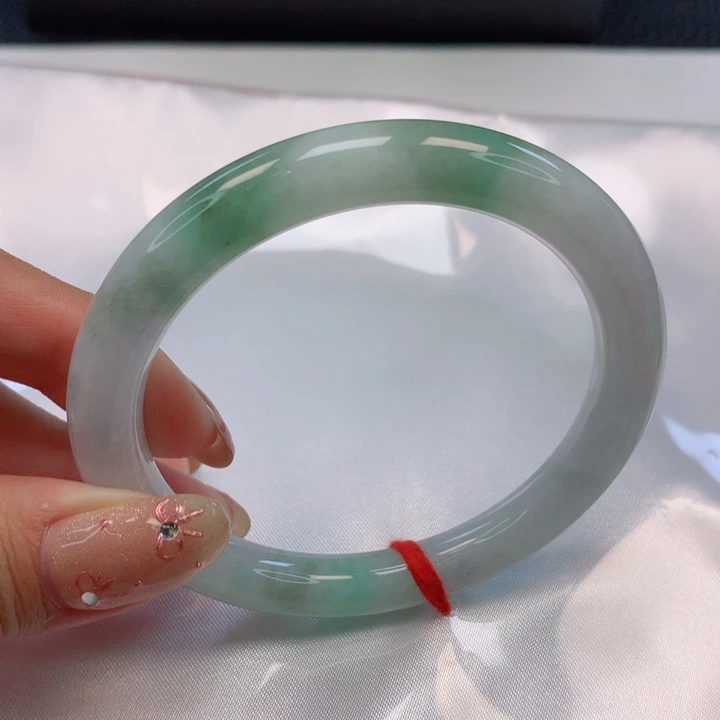 翡翠手镯（圆镯）未镶嵌