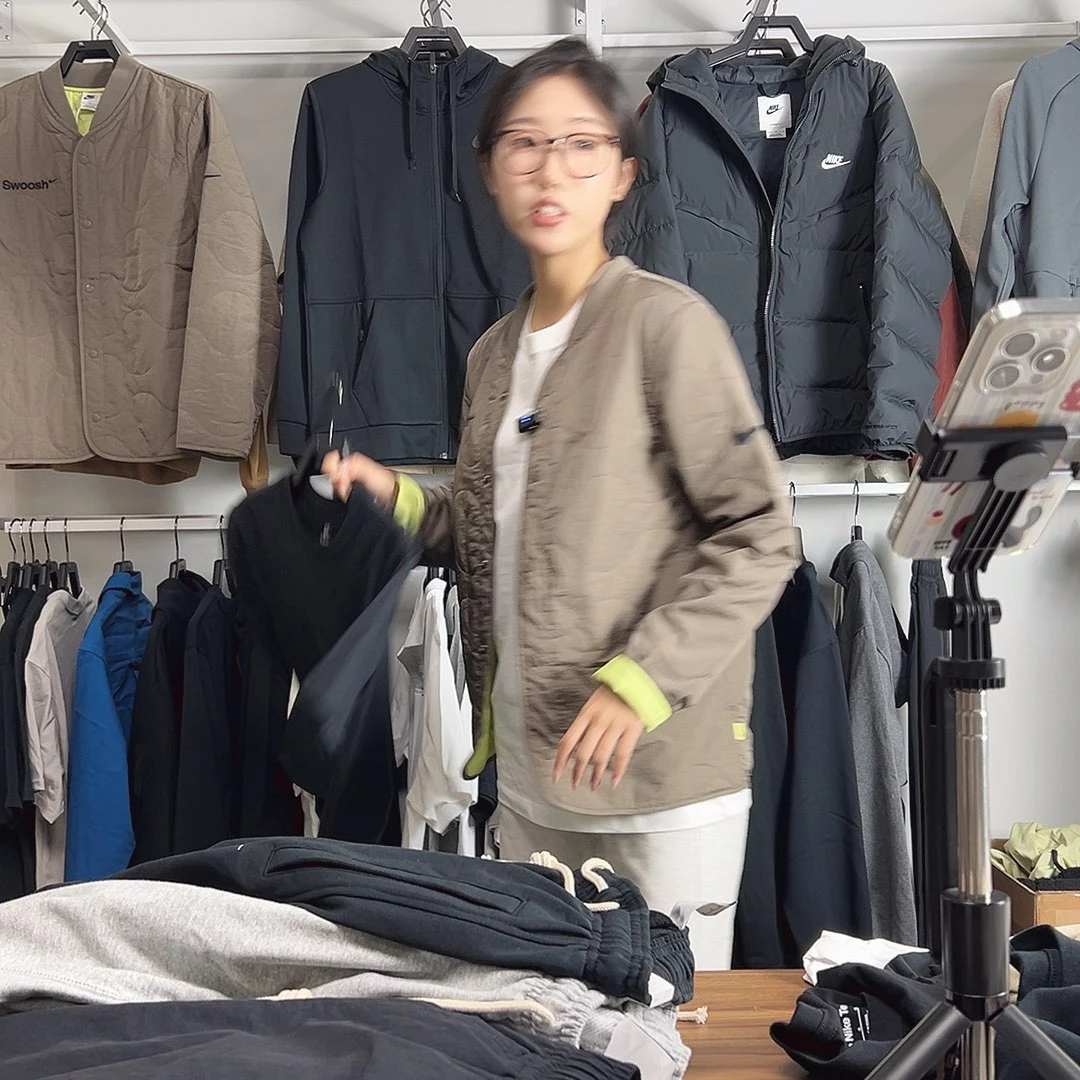 0508黑色短袖L码130-150斤不退换