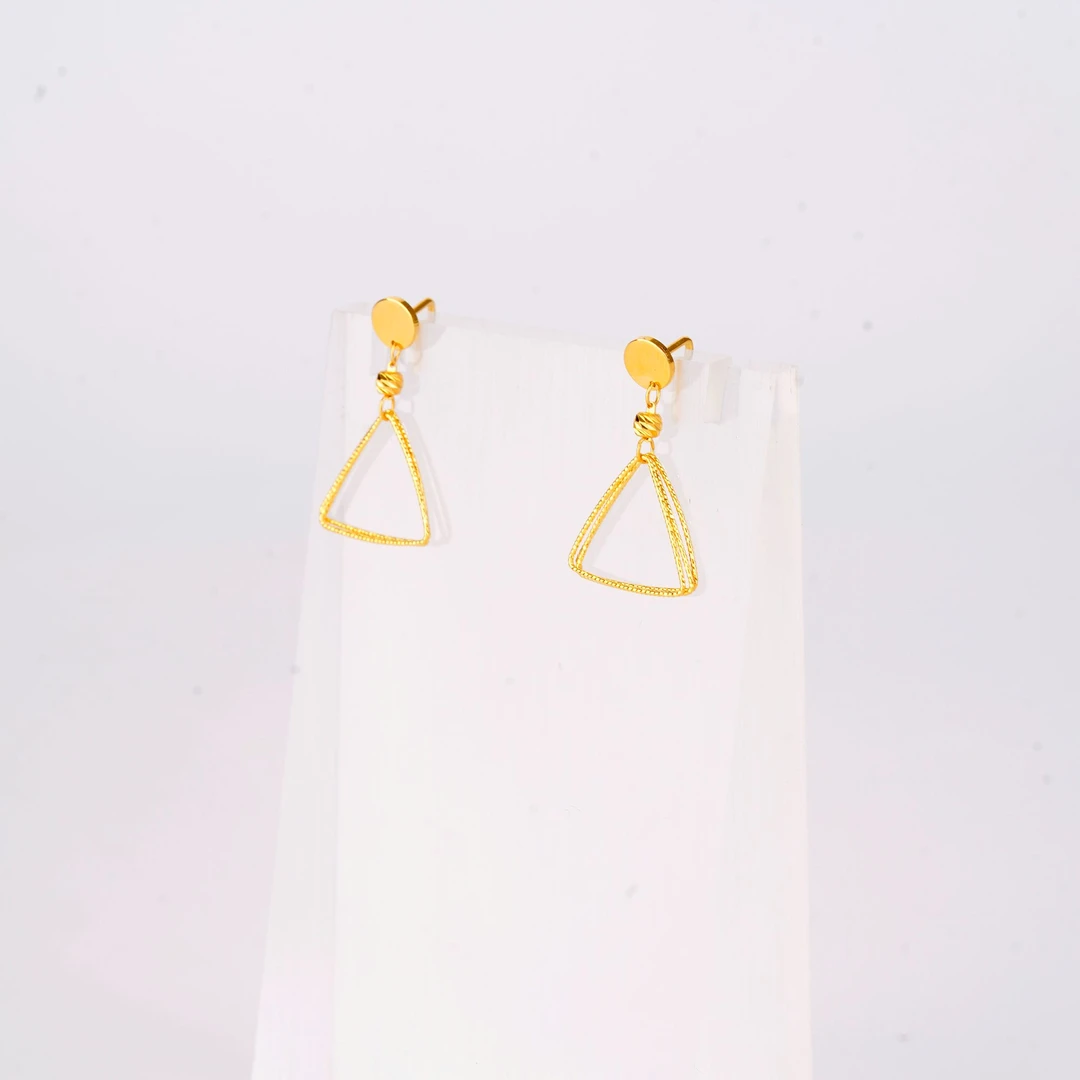 Chow Tai Seng/周大生拉丝三角形足金七字针 3.1g 130号