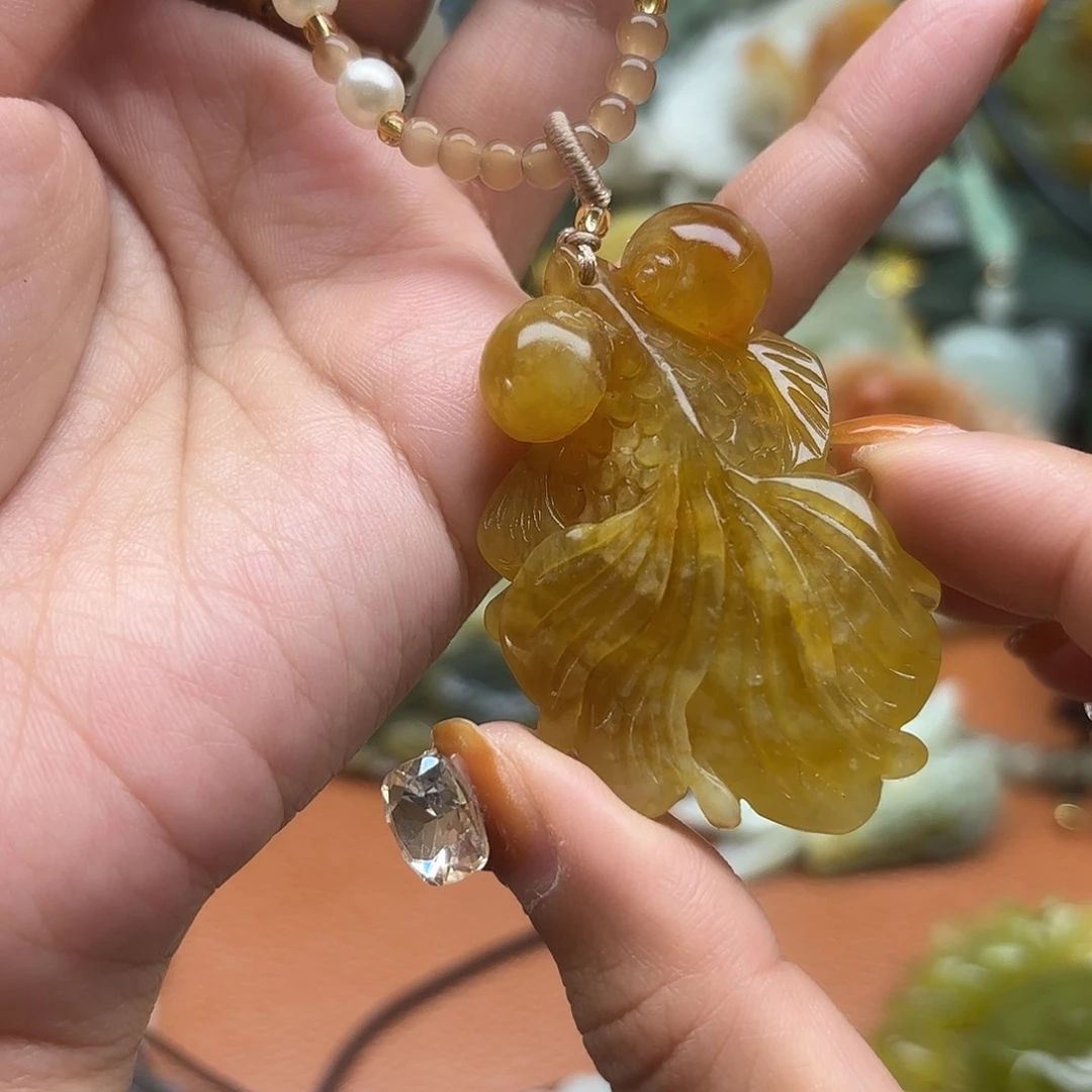 蛇纹石玉未镶嵌吊坠