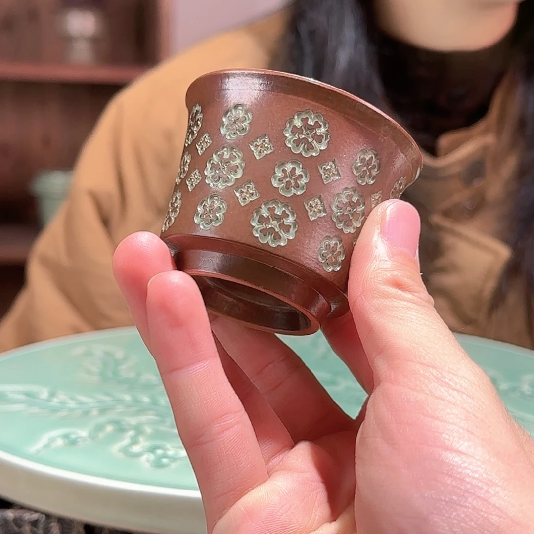 宝相花草木灰釉茶杯