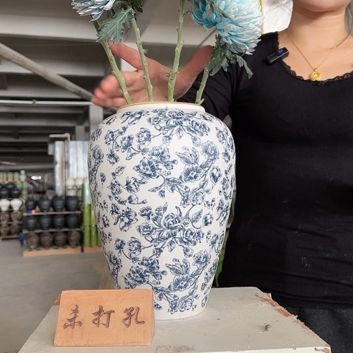 景德镇陶瓷花瓶工厂