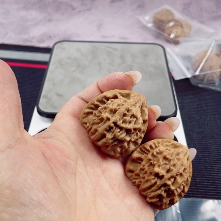 人***鸣把件文玩核桃龙门涧