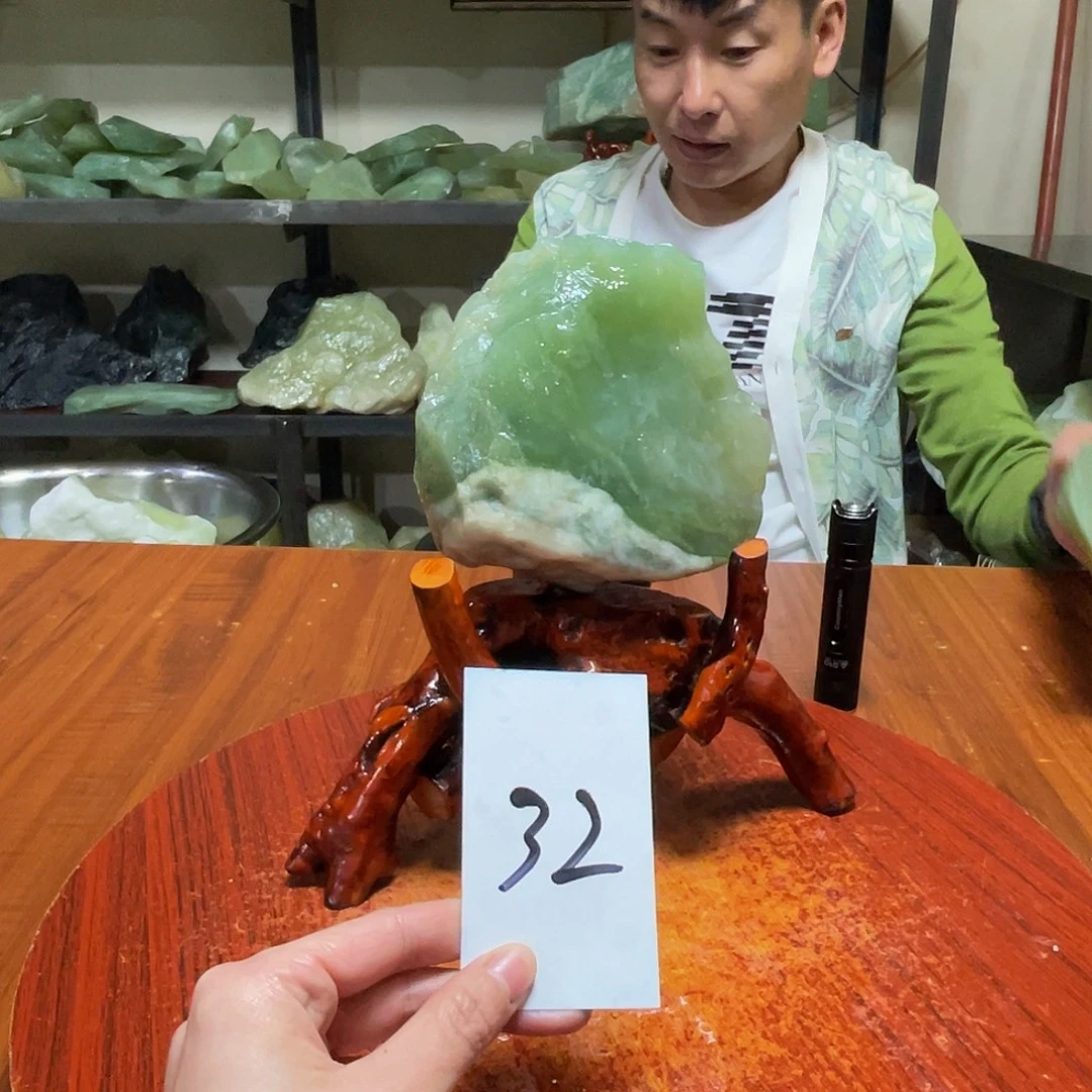 蛇纹石玉未镶嵌原石32