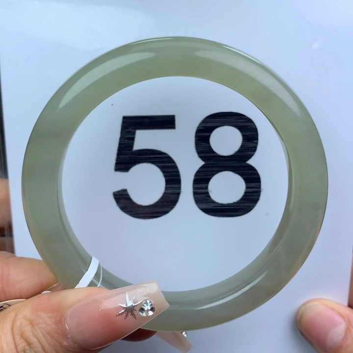 未镶嵌手镯和田玉30