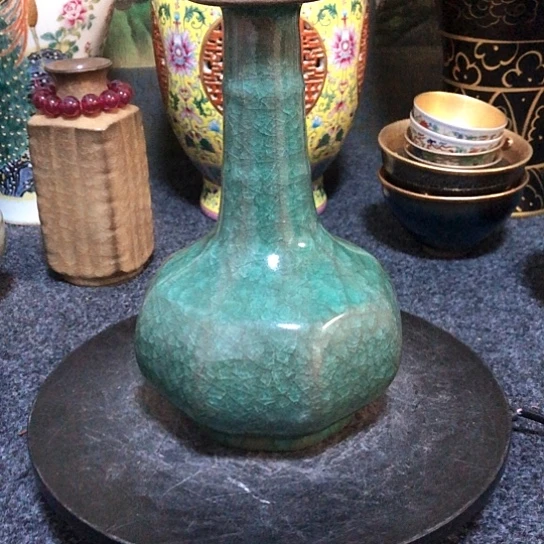 瓷片瓷器一件，品相完整