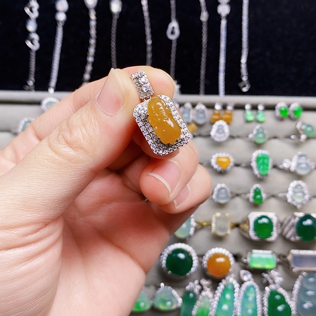 翡翠银S925镶嵌颈饰貔貅