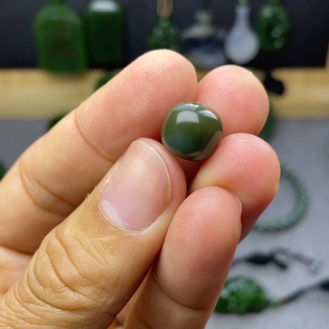 和田玉挂件未镶嵌墨*