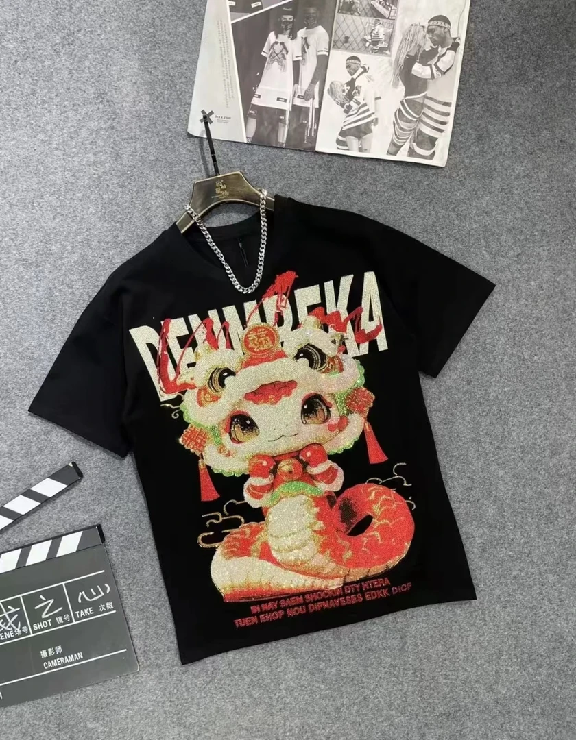 876本命年轻奢潮牌设计师休闲宽松镶钻烫钻短袖T恤圆领喜庆小蛇