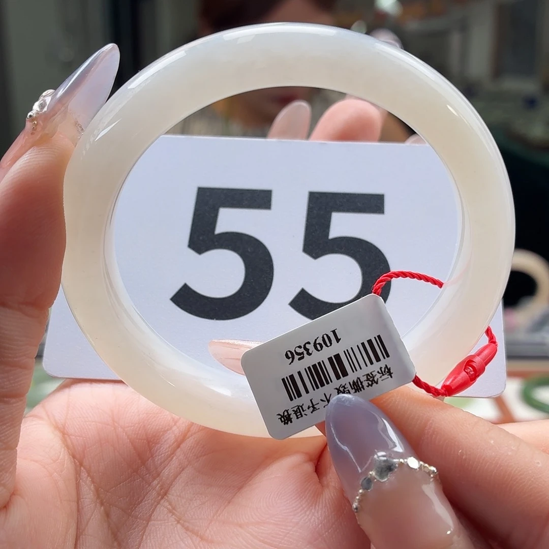 和田玉手镯未镶嵌纹