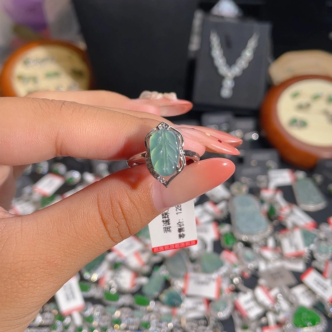 翡翠戒指未镶嵌戒指