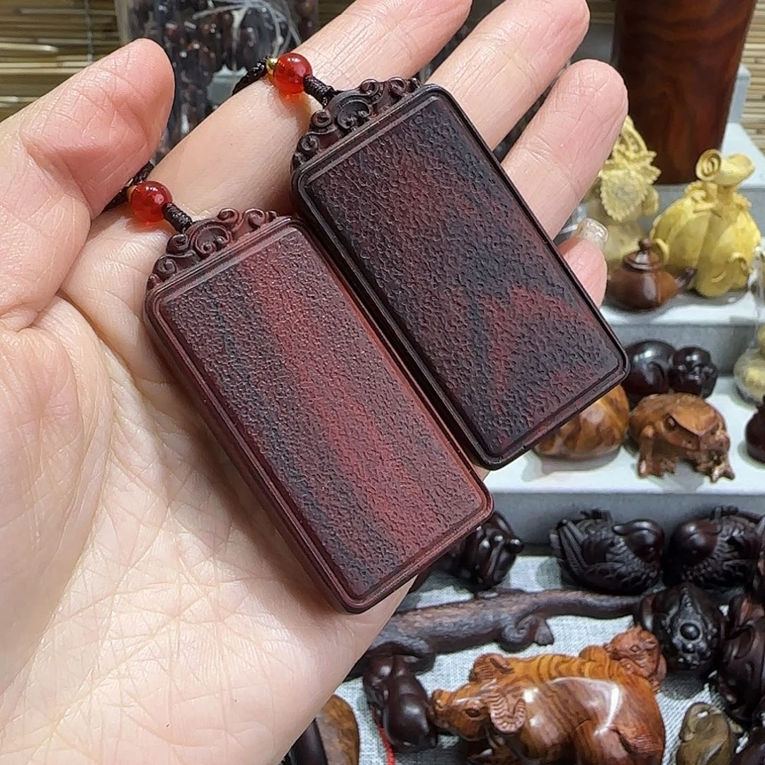 木小叶紫檀雕刻牌一个随机发