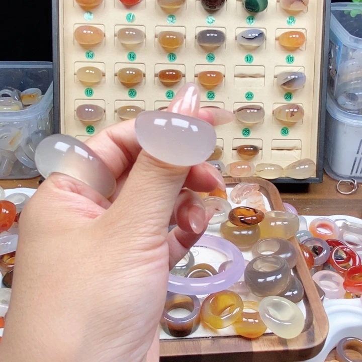 合金戒指玛瑙/玉髓花**?