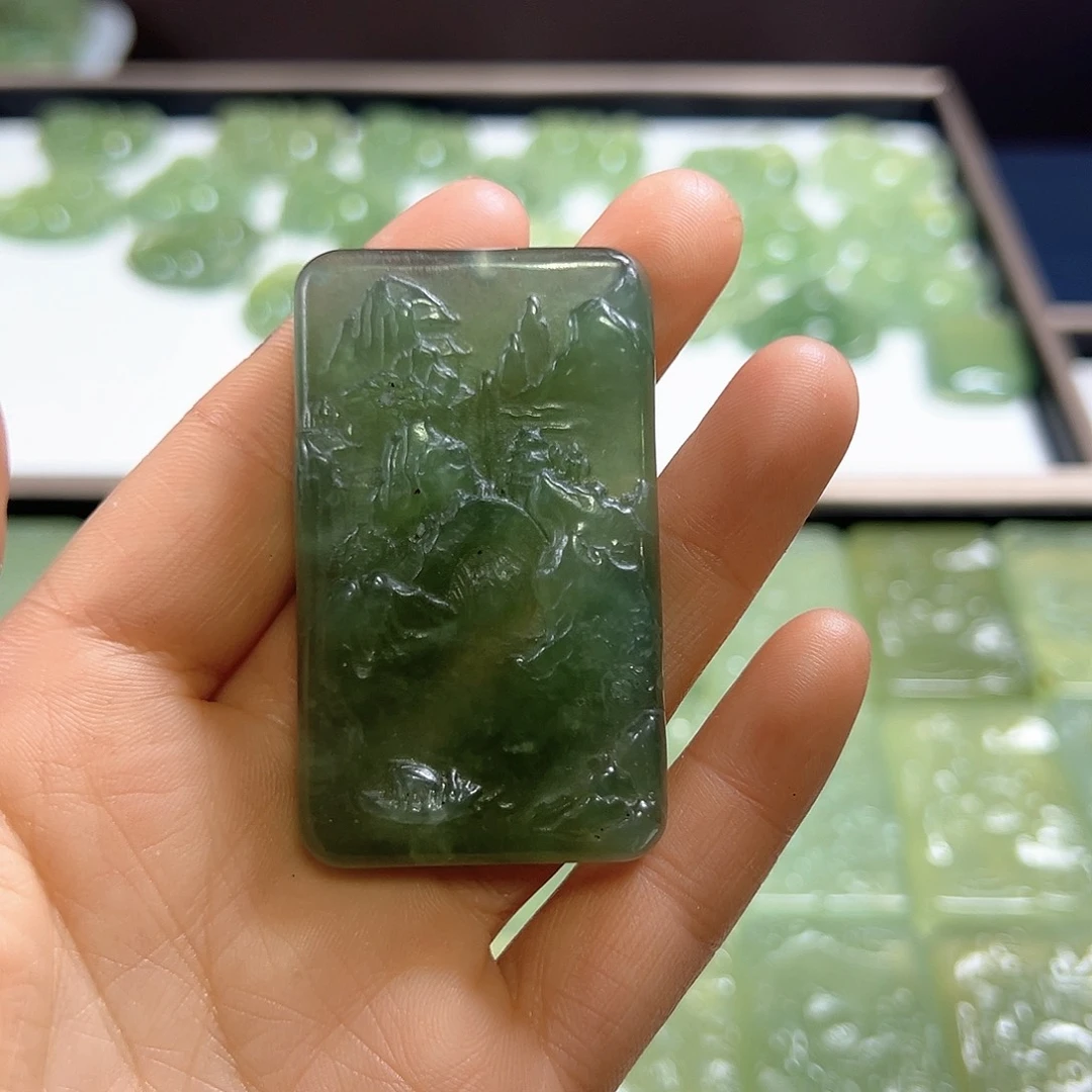 古***漓蛇纹石玉未镶嵌颈饰