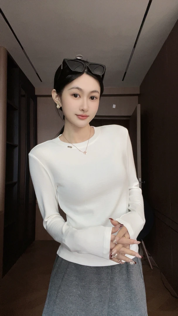 【裸肤挚爱】小众设计款圆领百搭长袖T恤极简舒适打底衫B048