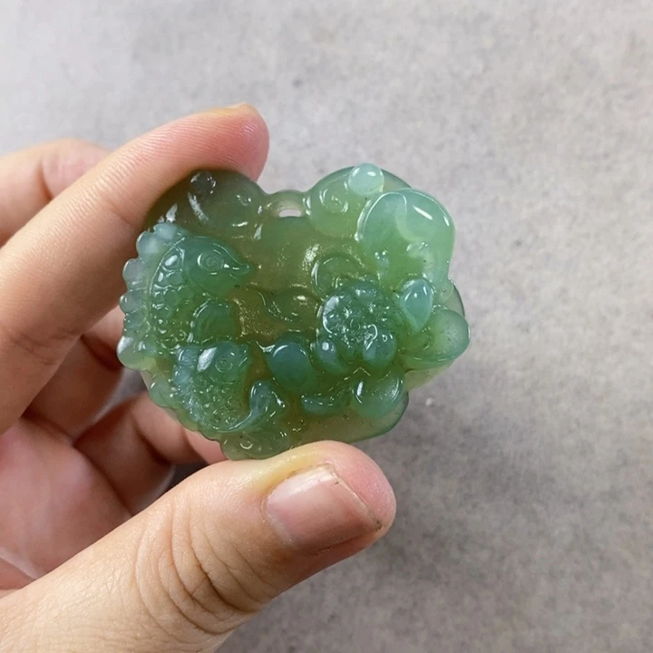 岫玉未镶嵌挂件吊坠