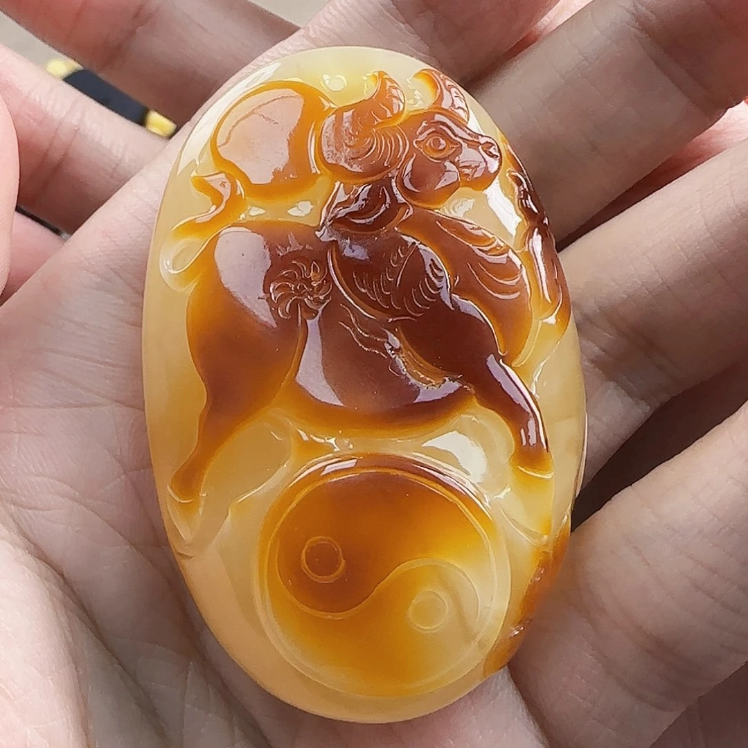 未镶嵌琥珀珠宝奇石