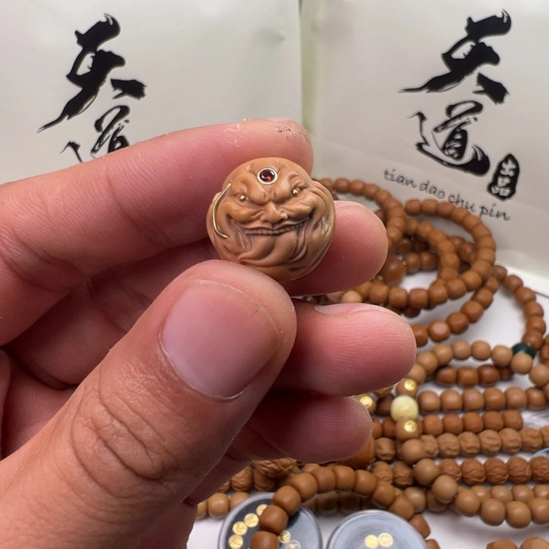G***N吊坠猴头核桃舔僧