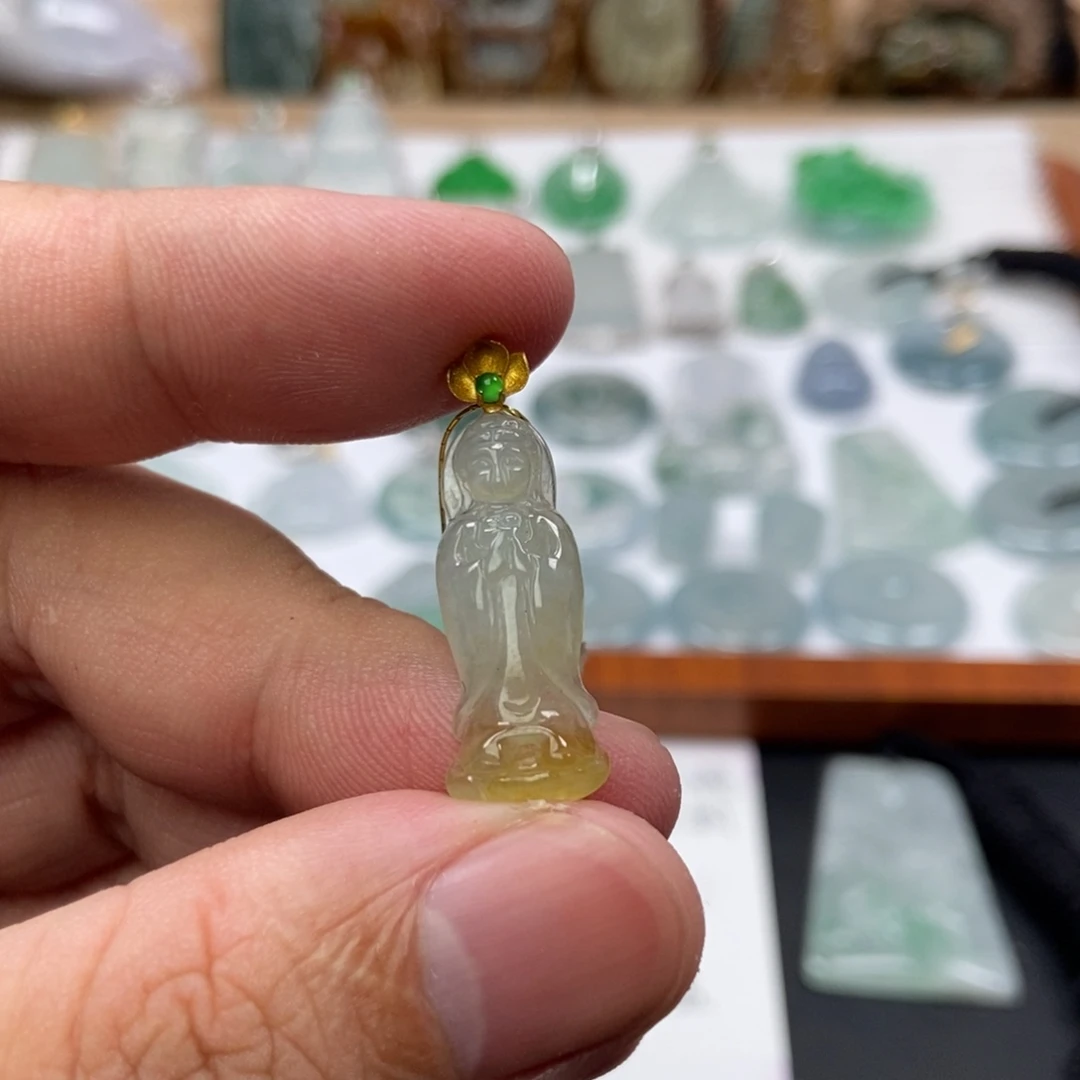 翡翠未镶嵌颈饰站观音  天然缅甸A货翡翠