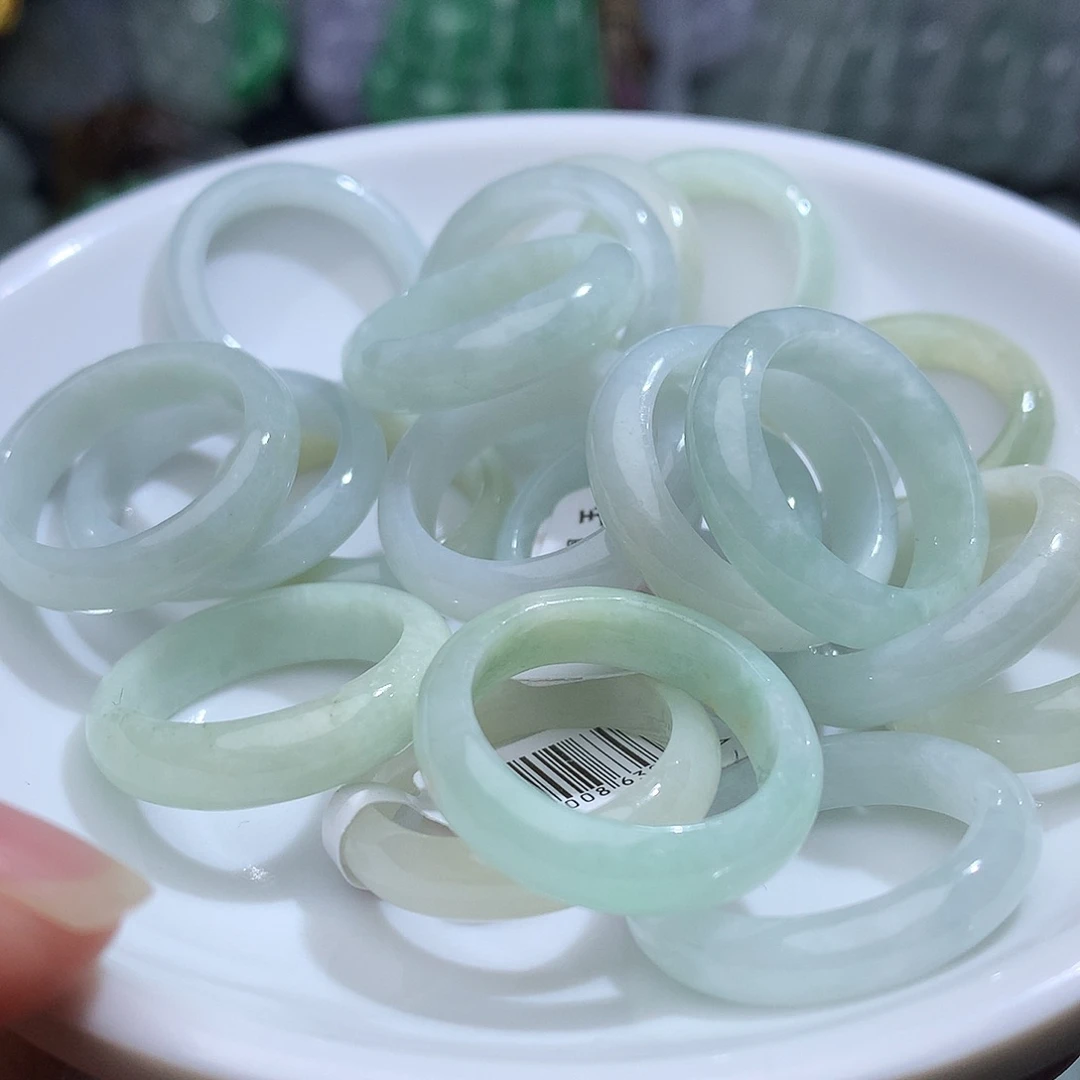 翡翠未镶嵌颈饰多样性发1个