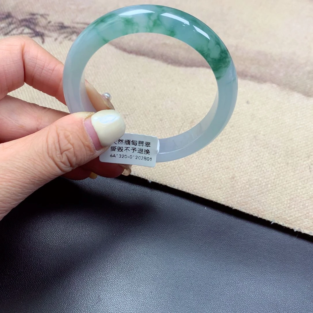 翡翠手镯未镶嵌缅甸翡翠手镯