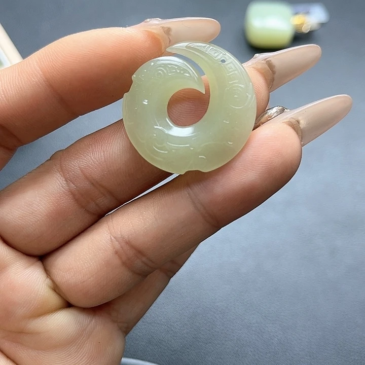 【闪购商品】颈饰未镶嵌和田玉