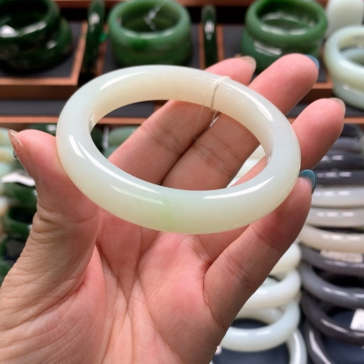 【闪购商品】未镶嵌手镯和田玉46