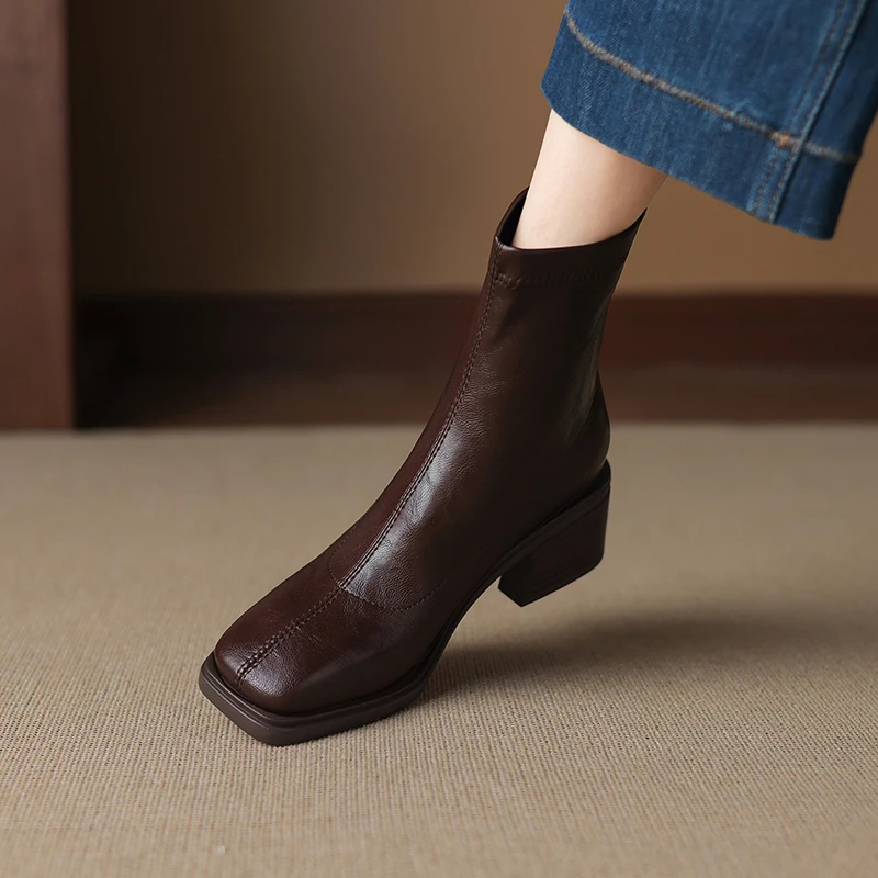 2025年新款真皮中跟粗跟显瘦短靴瘦瘦靴复古方头马丁靴41-43大码