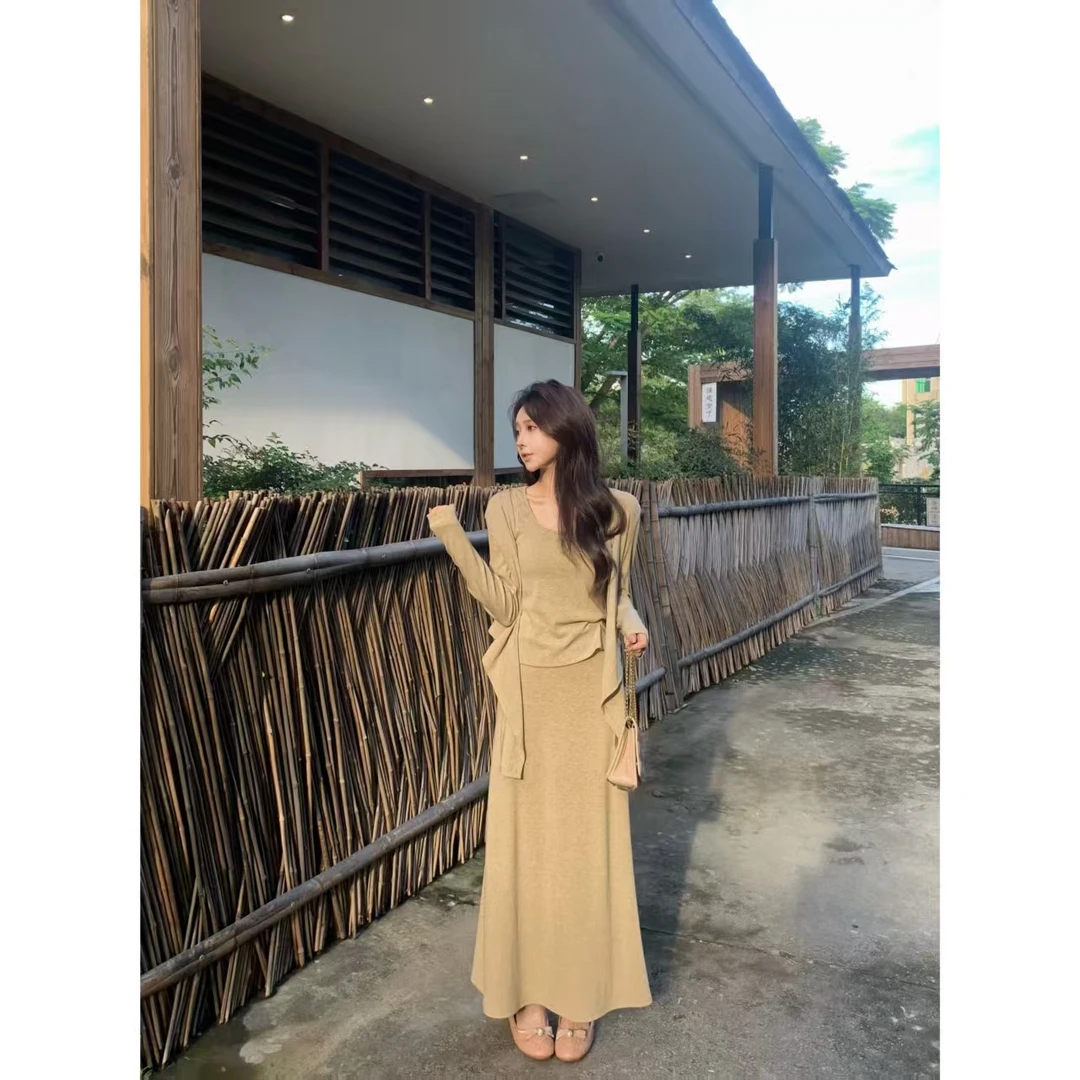 2025秋温柔静奢松弛感老钱风温柔显白显瘦气质背心 +半身裙三件套