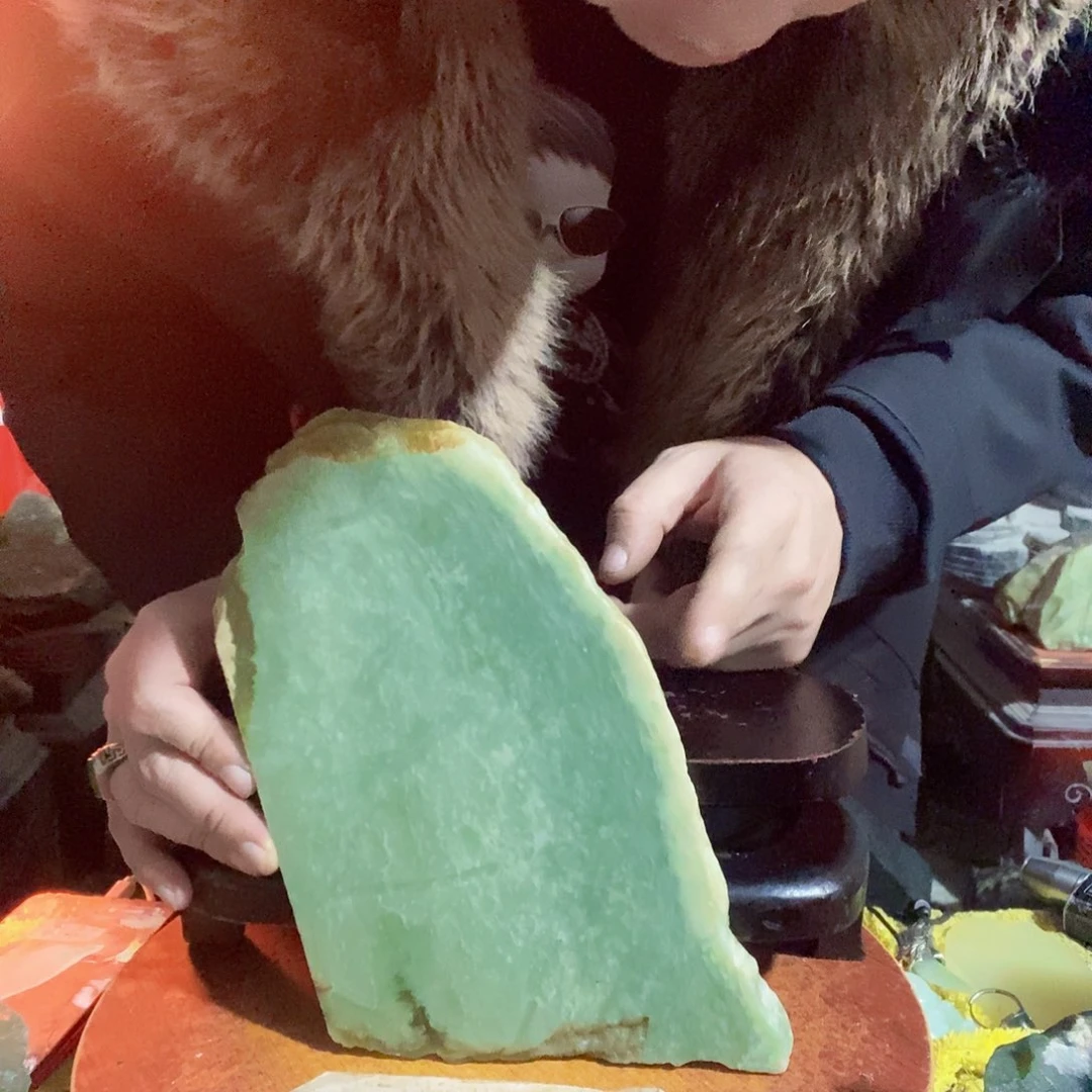 蛇纹石玉未镶嵌珠宝半成品