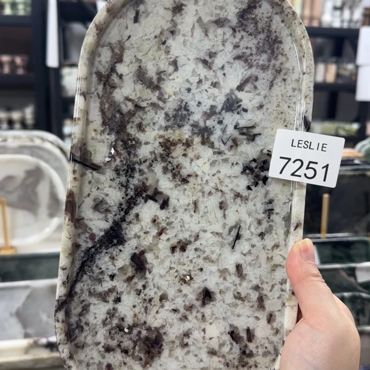 L7251。。。。。。。。。。福利