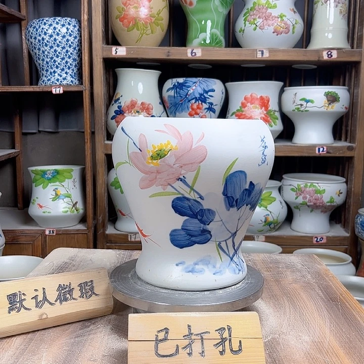 摆件鱼尾青花荷花款陶瓷陶瓷