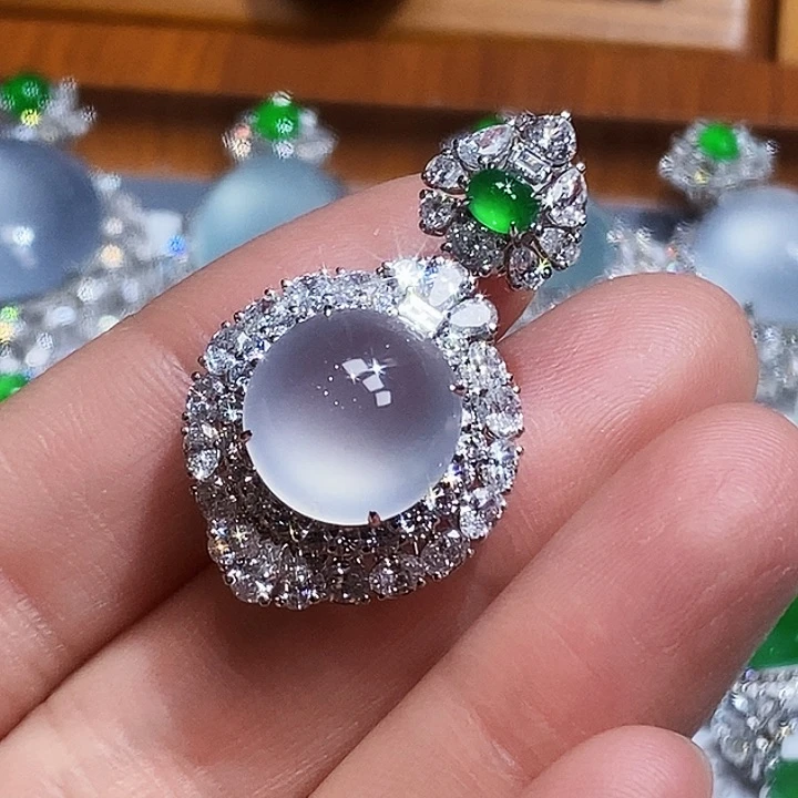 吊坠(不含链)18K金镶嵌翡翠