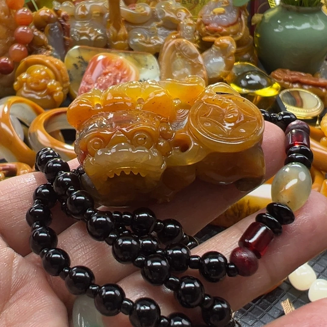 石英质玉未镶嵌颈饰