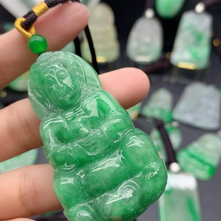 翡翠未镶嵌吊坠(赠链)