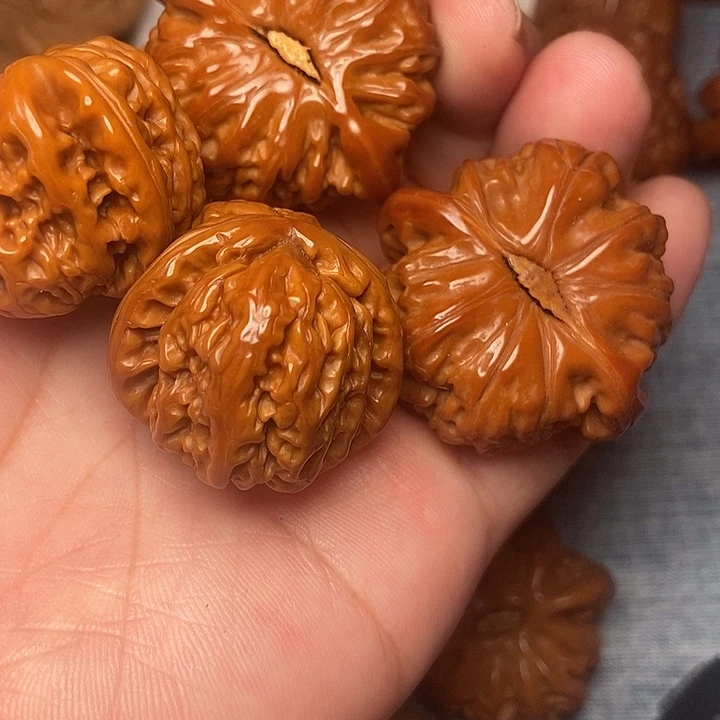 文玩核桃吊坠白40