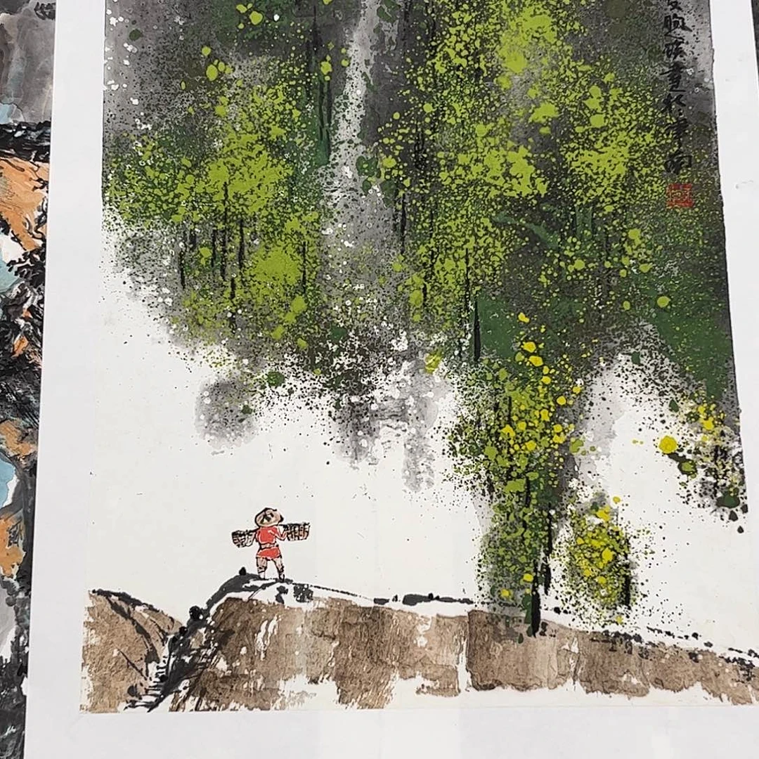 江***风国画周煦英老师四尺三开山水作品旭