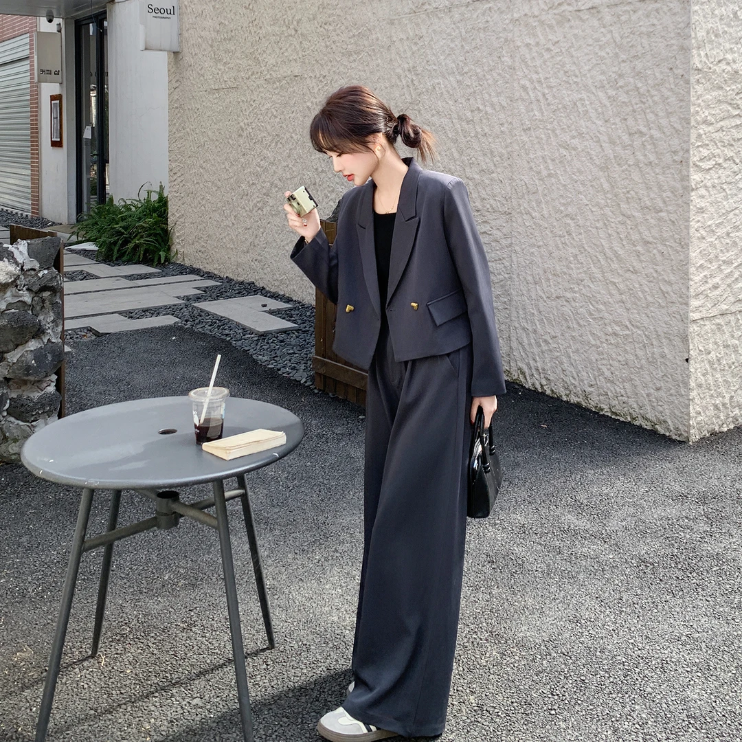 灰色高级感精致职场通勤穿搭女2025秋季新款西装上衣阔腿裤两件套