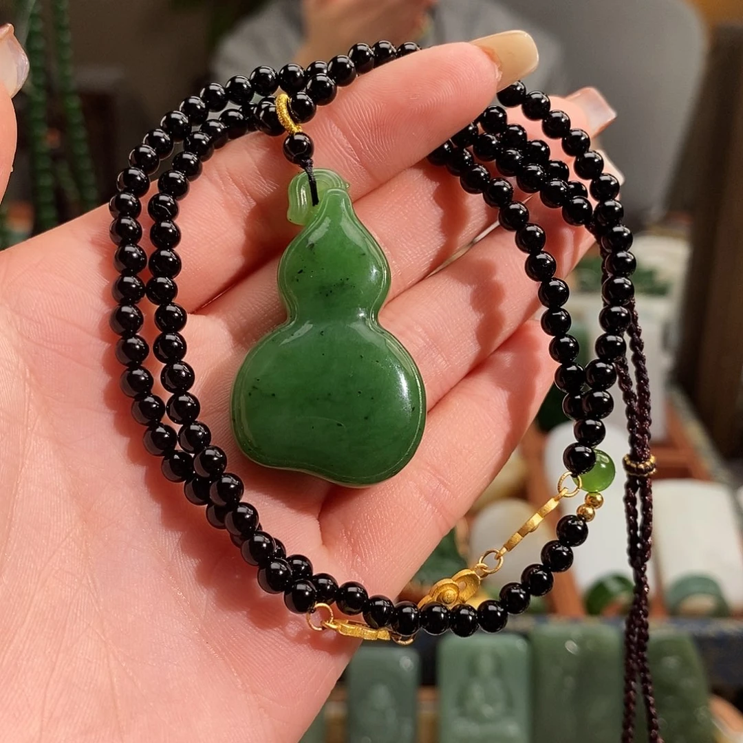 和田玉未镶嵌吊坠(赠链)