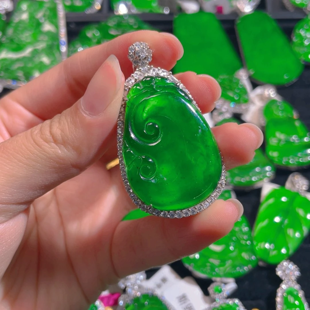 翡翠颈饰未镶嵌保a保真天然翡翠