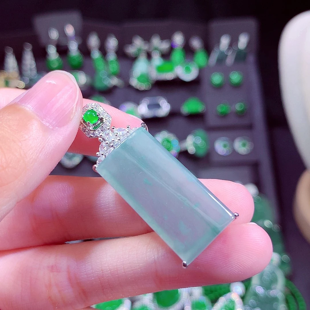 翡翠未镶嵌颈饰天然