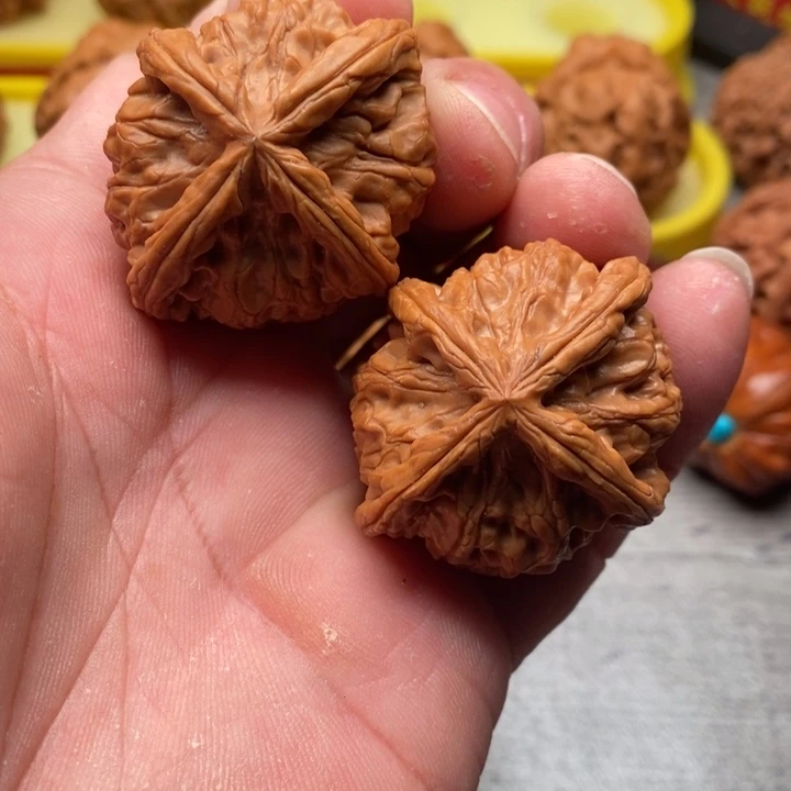 吊坠文玩核桃四棱