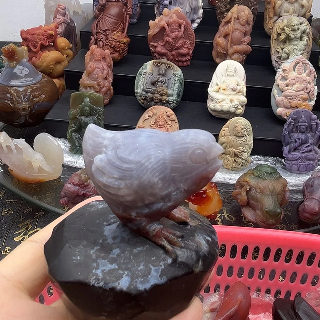 颈饰未镶嵌石英质玉