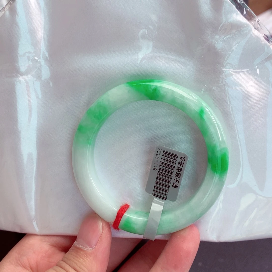 翡翠未镶嵌手镯翡翠