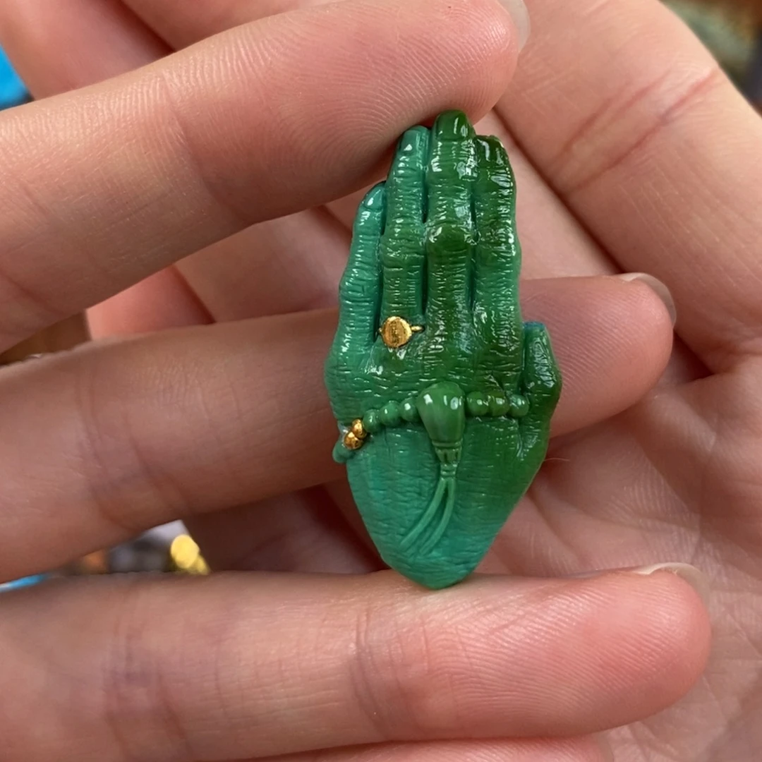 绿松石未镶嵌。佛手